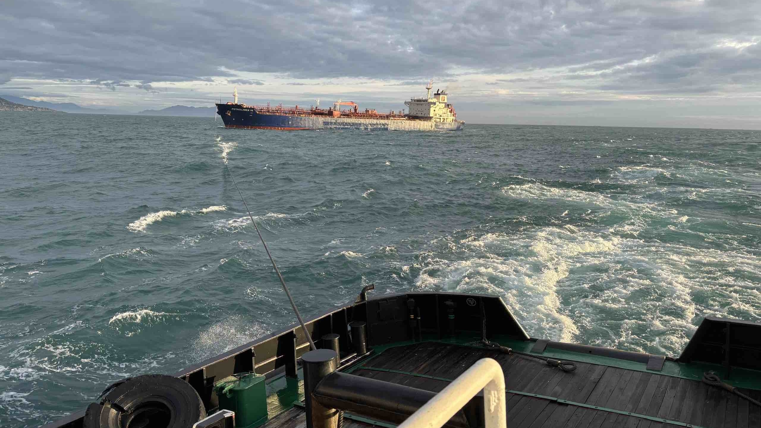 Submarine Brigade 189 successfully rescued a 40,000-ton ship in distress.