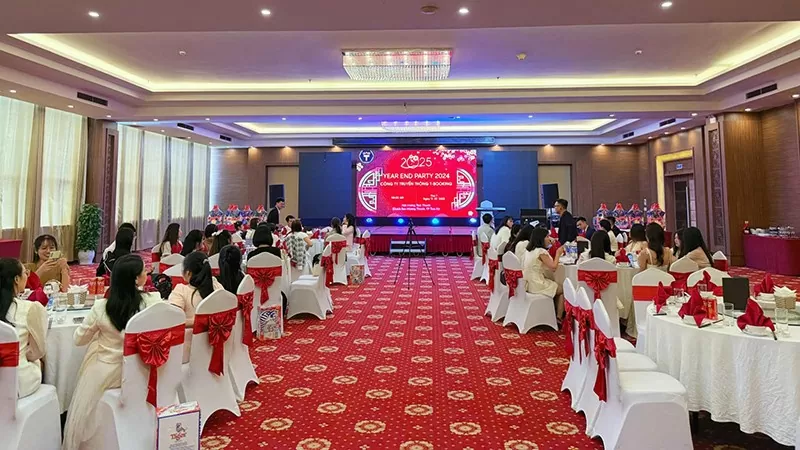 Bùng nổ Year End Party 2024: T-Booking tri ân và vinh danh hành trình đầy dấu ấn