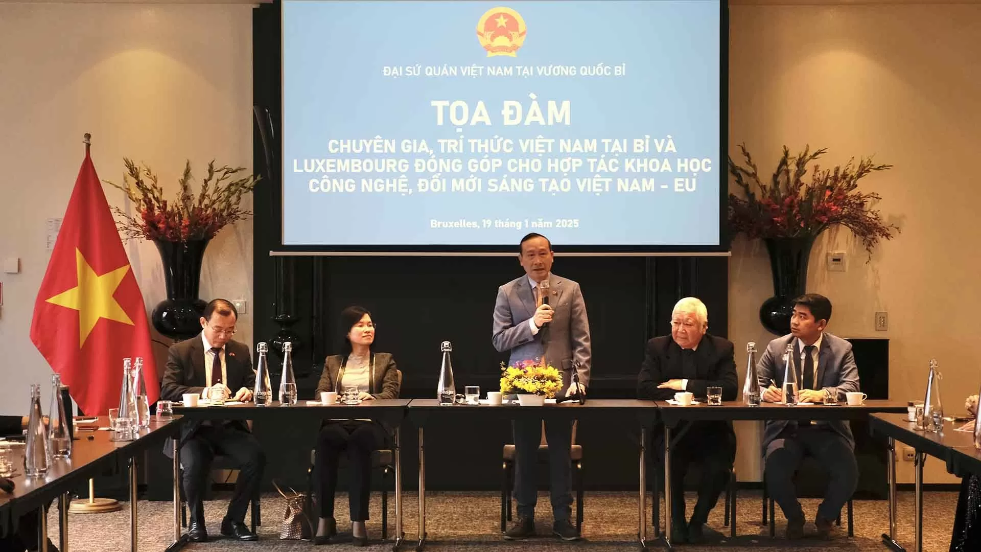 Tọa đàm chuyên gia, trí thức Việt Nam tại Bỉ, Luxembourg đóng góp cho hợp tác khoa học công nghệ và đổi mới sáng tạo Việt Nam-EU