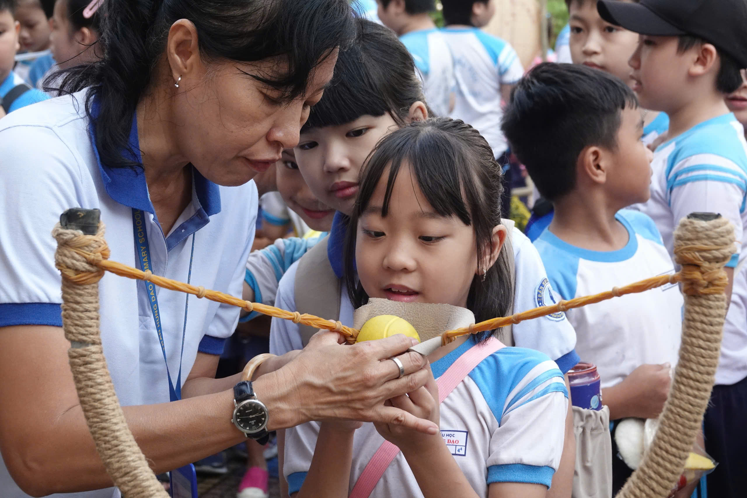 Học sinh TP.HCM vui hội xuân, ngày mai nghỉ Tết Nguyên đán- Ảnh 7.