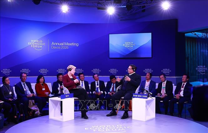 Thủ tướng Phạm Minh Chính đối thoại chính sách đặc biệt tại WEF Davos